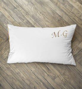 Oreiller sur mesure Maison Glasson monogrammé